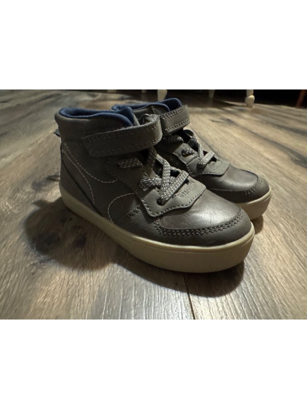 OshKosh Bgosh Kids Grey High-Top Sneakers Size 8 Wipe-Away Tech Easy-Clean Casua